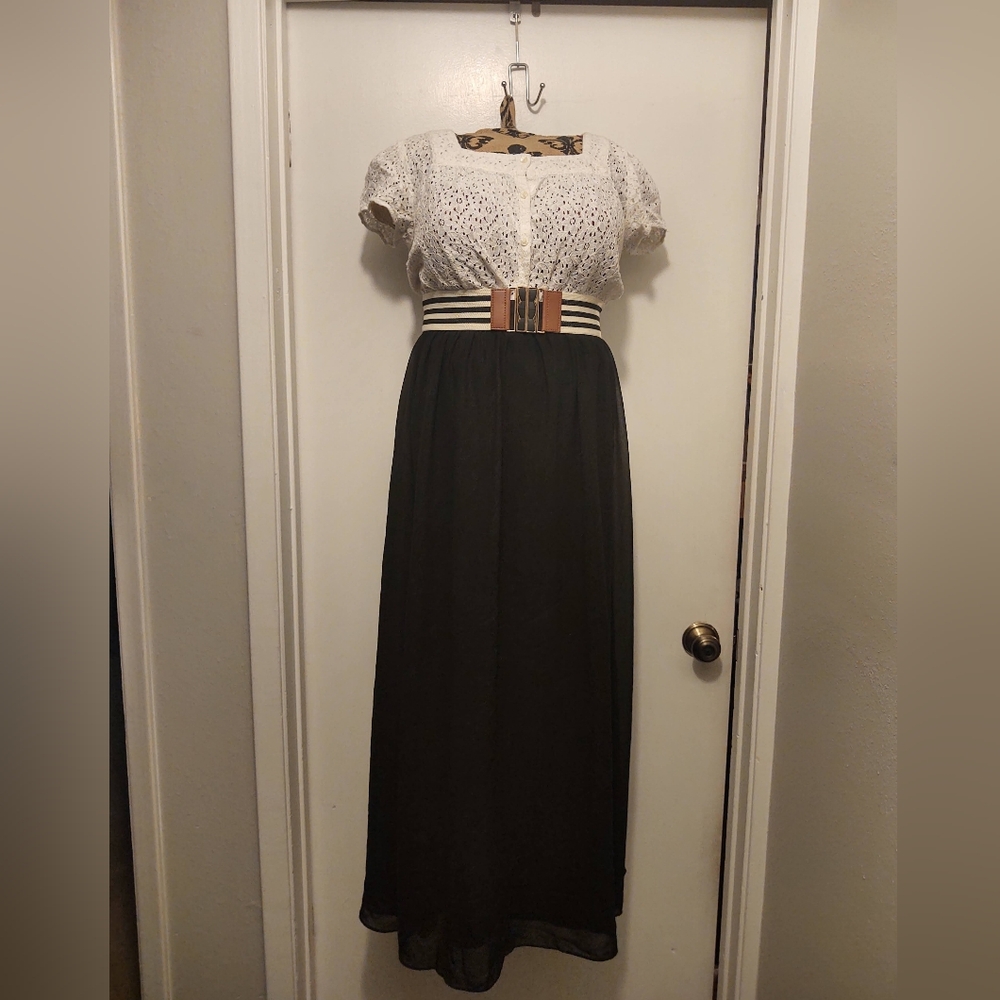 Chic Black &Gold Shimmery Maxi Skirt